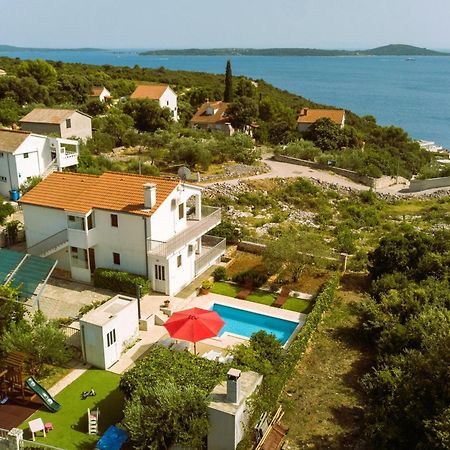 Holiday House Nena With Pool Винишче Экстерьер фото