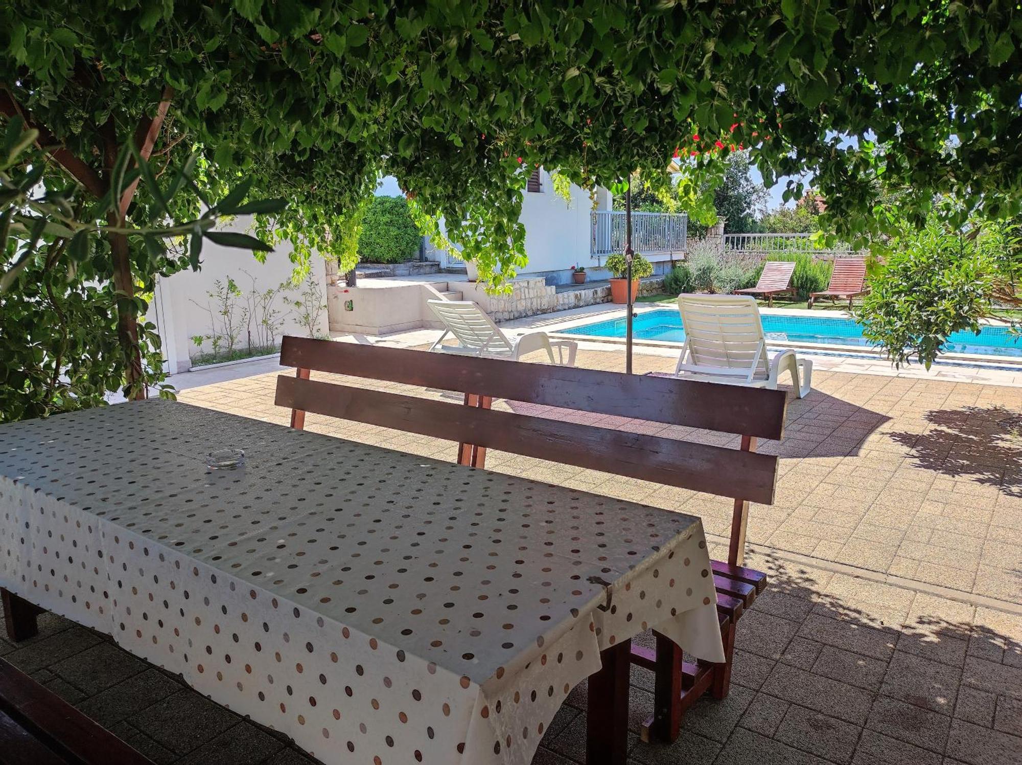 Holiday House Nena With Pool Винишче Экстерьер фото