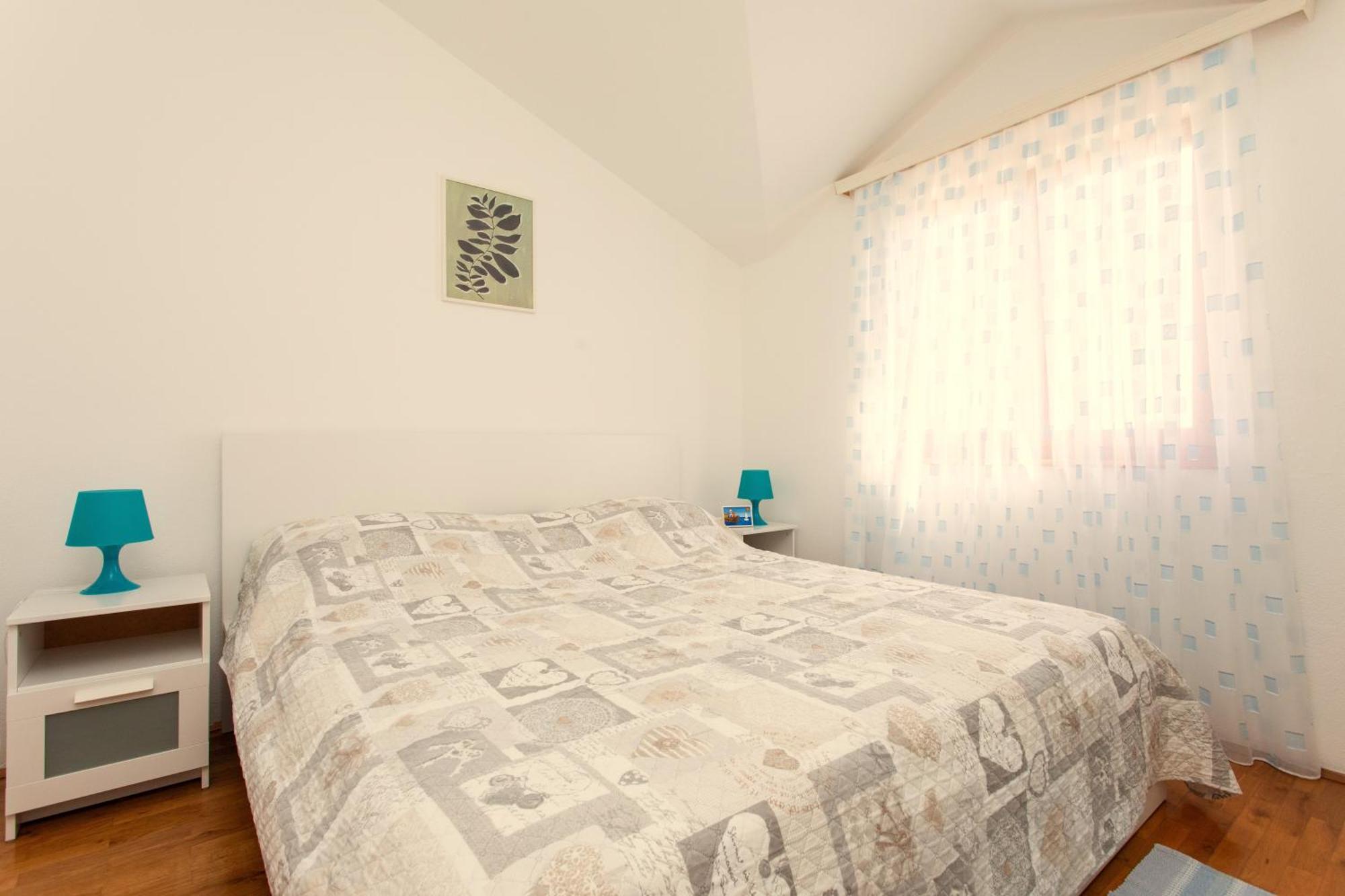 Holiday House Nena With Pool Винишче Экстерьер фото