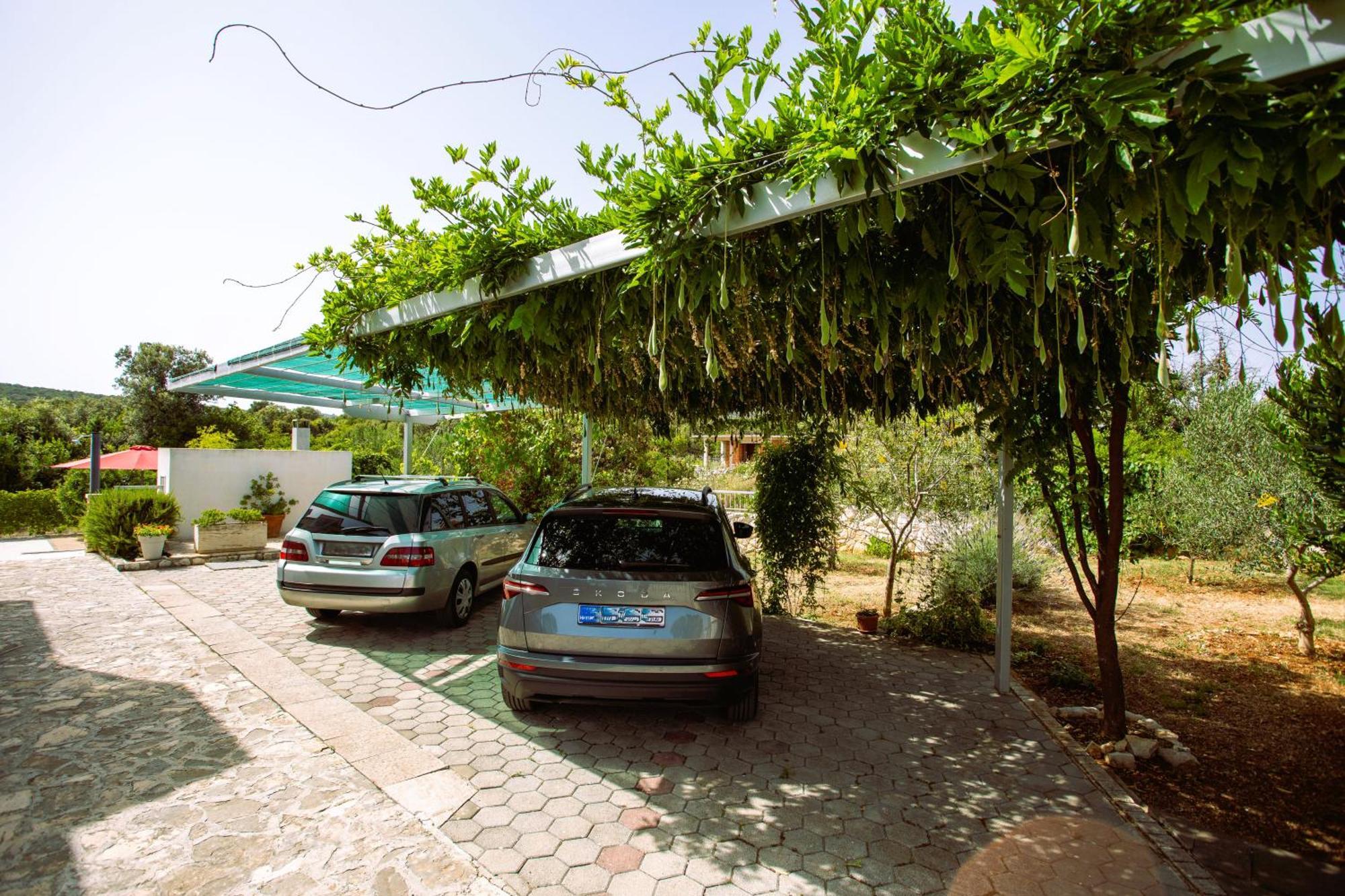 Holiday House Nena With Pool Винишче Экстерьер фото
