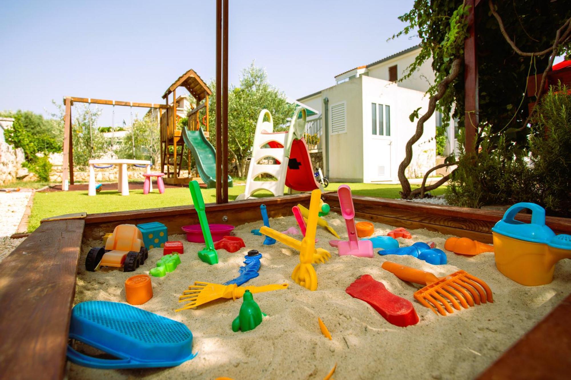 Holiday House Nena With Pool Винишче Экстерьер фото