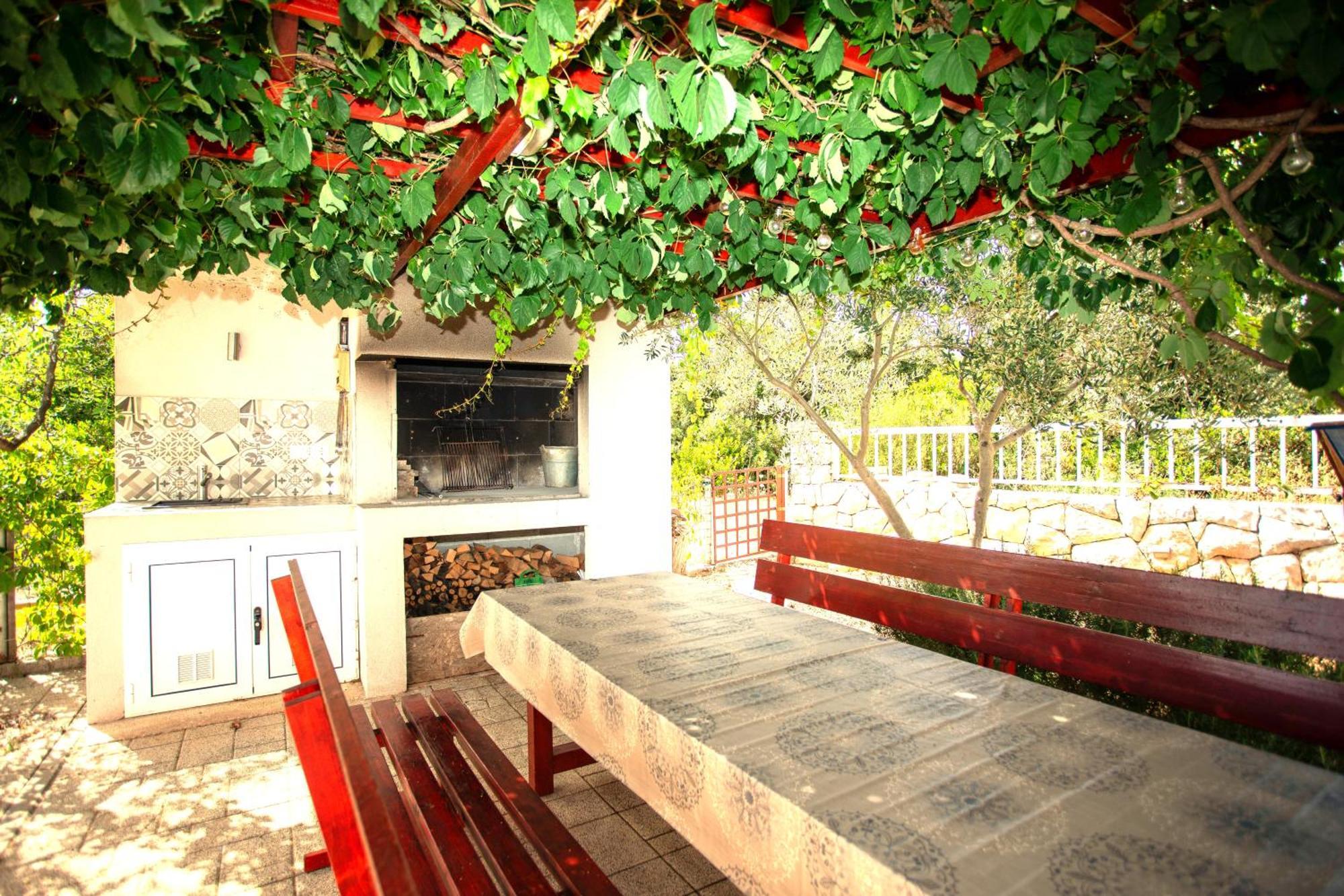 Holiday House Nena With Pool Винишче Экстерьер фото