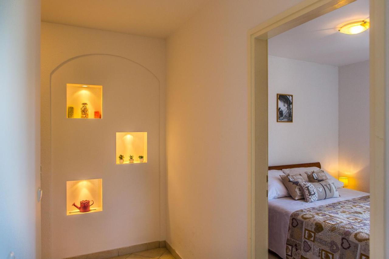 Holiday House Nena With Pool Винишче Экстерьер фото