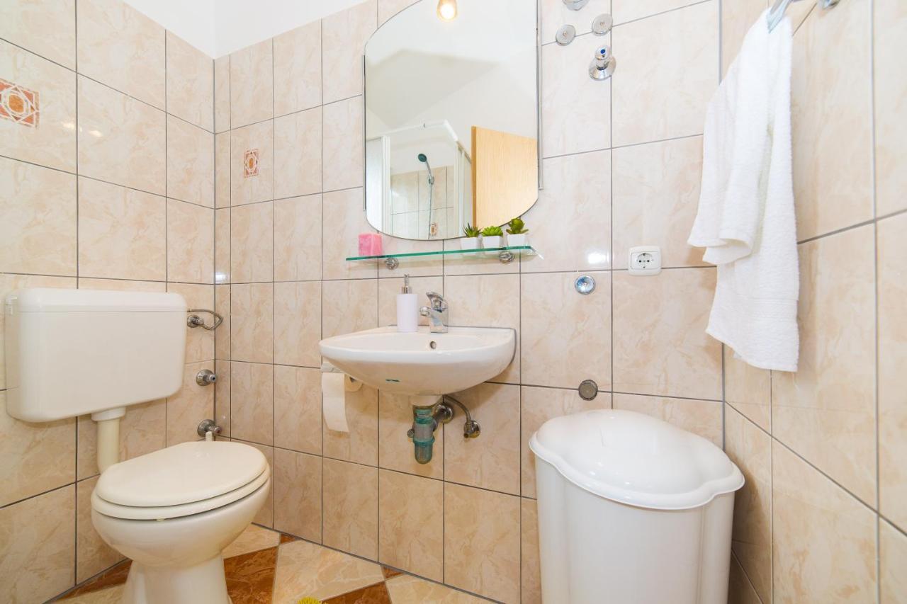 Holiday House Nena With Pool Винишче Экстерьер фото